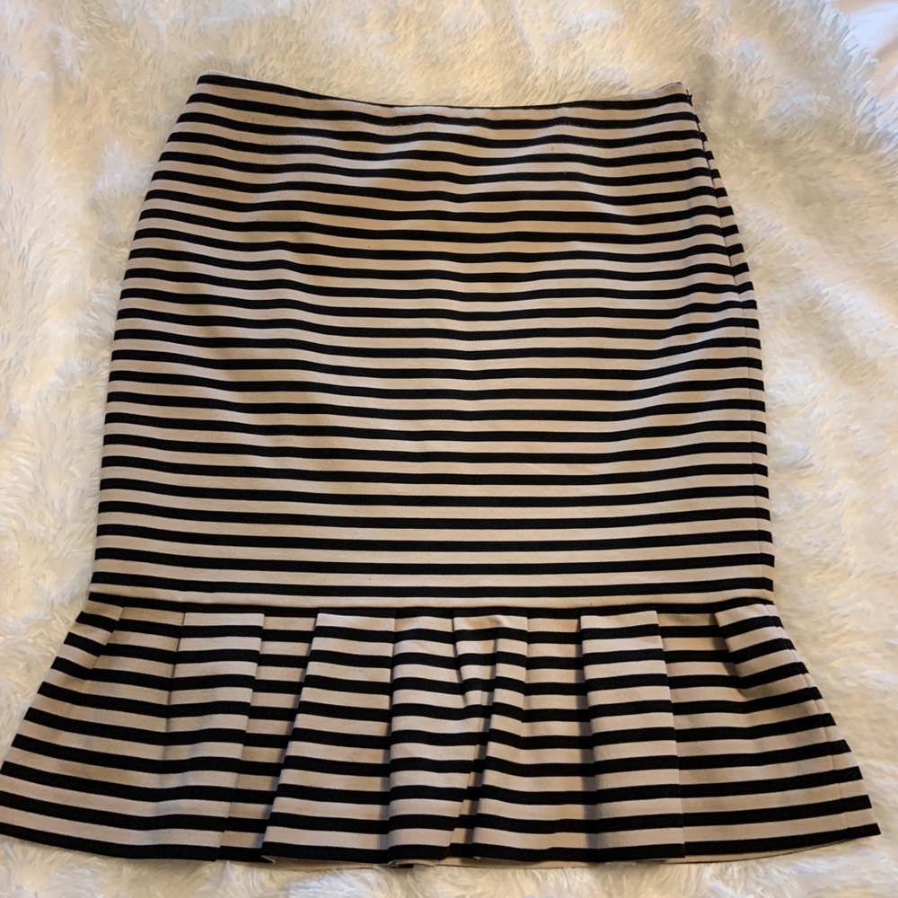 Ruffle bottom skirt